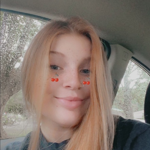 Meet your Posher, Mackenzie - Picture 1 of 1